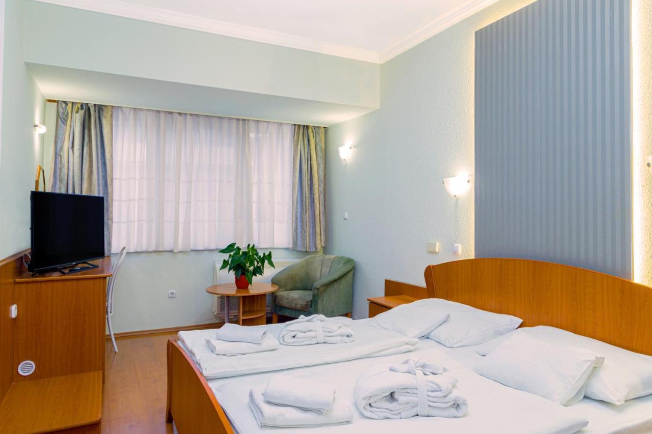 Aqua Blue Hotel Hajdúszoboszló Eksteriør billede