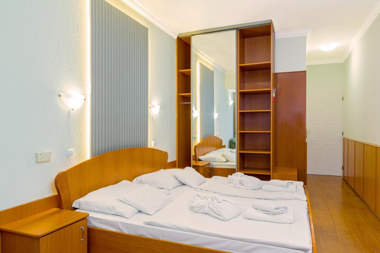 Aqua Blue Hotel Hajdúszoboszló Eksteriør billede