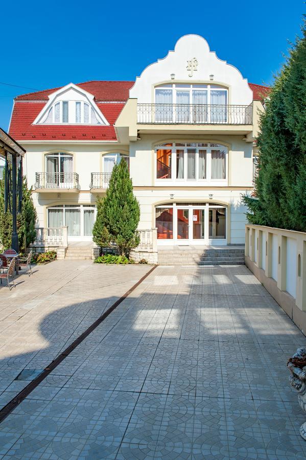 Aqua Blue Hotel Hajdúszoboszló Eksteriør billede